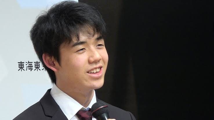 聖火ランナーだけでなく、いつの間にか高校も辞めてた藤井聡太の集中力