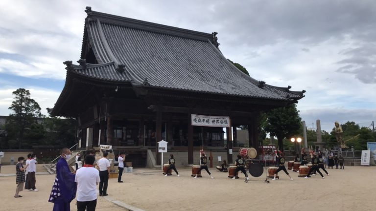 静かな夏祭りと隣のLAWSONで見つけたお宝！