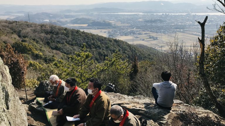 仕事の日より忙しい定休日、でも合間で芥子山に登ってみた