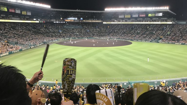 今年3回目の甲子園の翌日に原因不明の膝痛が？