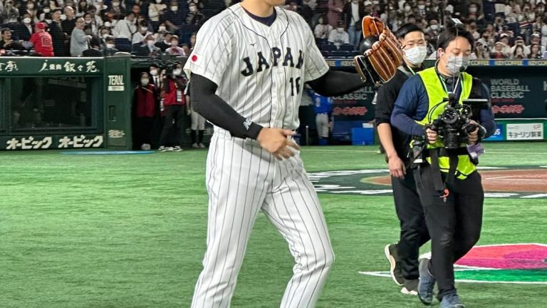 すっかり乗り遅れて自宅で楽しむWBC