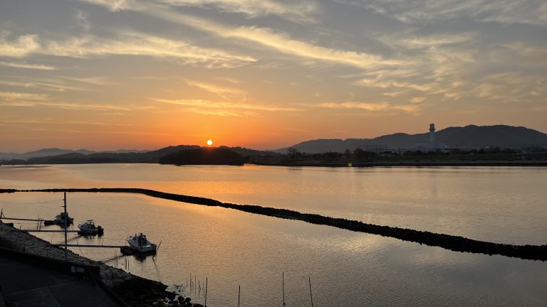 日の出が早くなると景色が変わり生活パターンも変わる