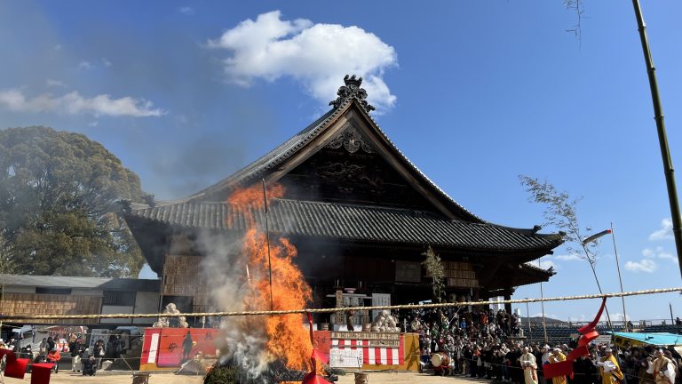 大柴燈護摩が終わり、会陽行事もすべて終了です