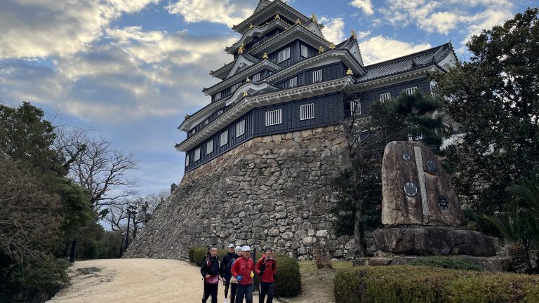 今年最後の練習会は、京橋朝市〆市ラン