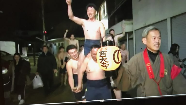 テレビへの写り込みには注意が必要