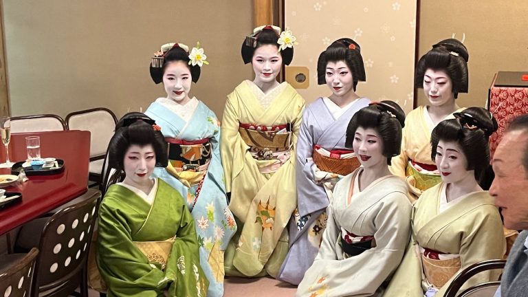 ３月の還暦記念イベントは、京都で初の芸者遊び