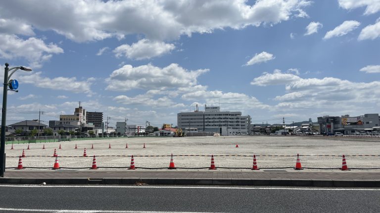 時代の移り変わりを感じる西大寺中心部で親子サッカーイベントを開催