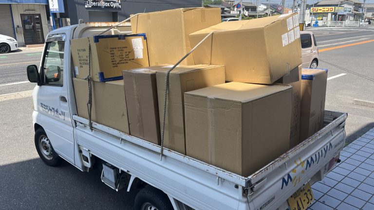 繁忙期につき、休日返上で出荷の手伝いを
